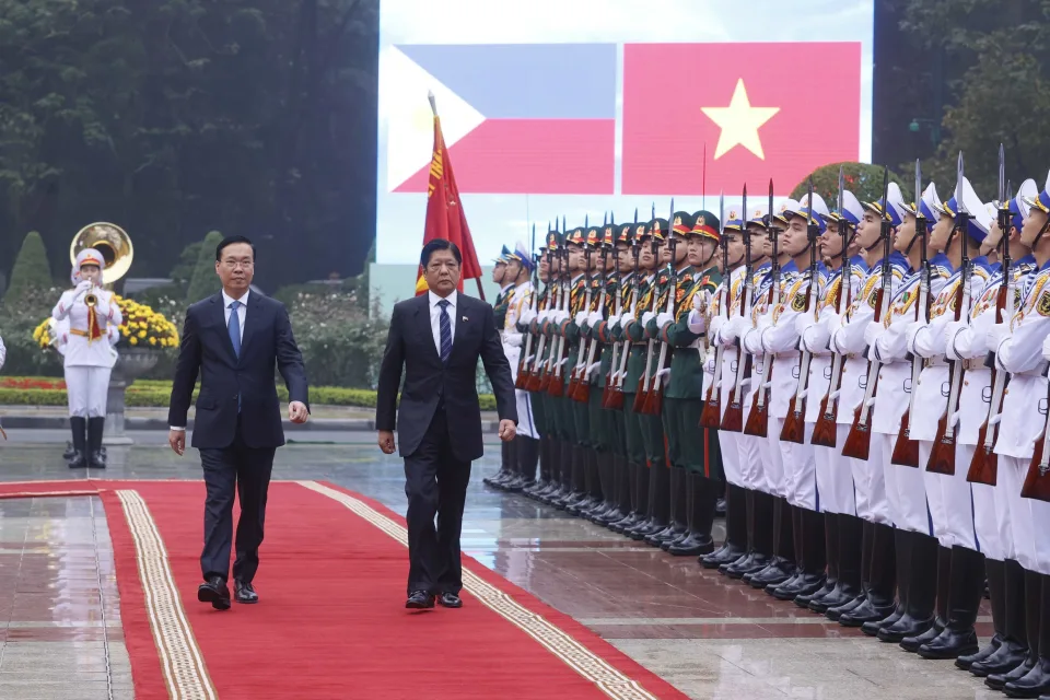 越南国家主席武文赏与菲律宾总统马科斯