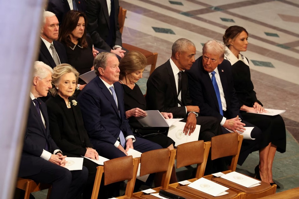 美国前总统乔治·W·布什、比尔·克林顿、巴拉克·奥巴马、唐纳德·特朗普出席吉米·卡特的国葬仪式