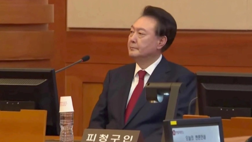 韩国总统尹锡悦到宪法裁判所(宪法法院)出席弹劾案庭审