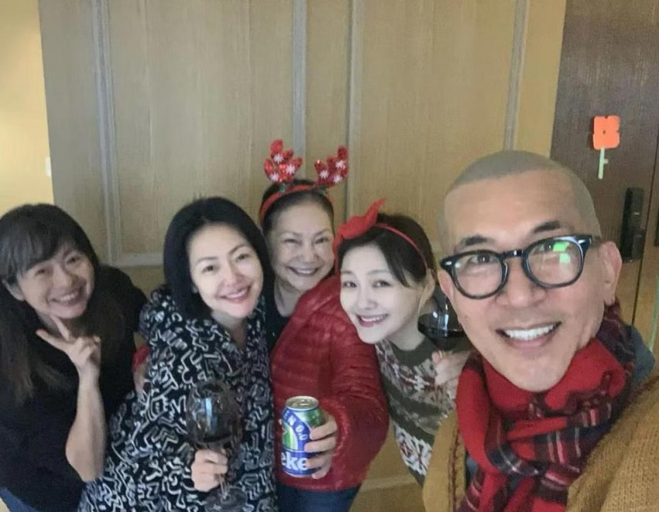 大S与家人的合影