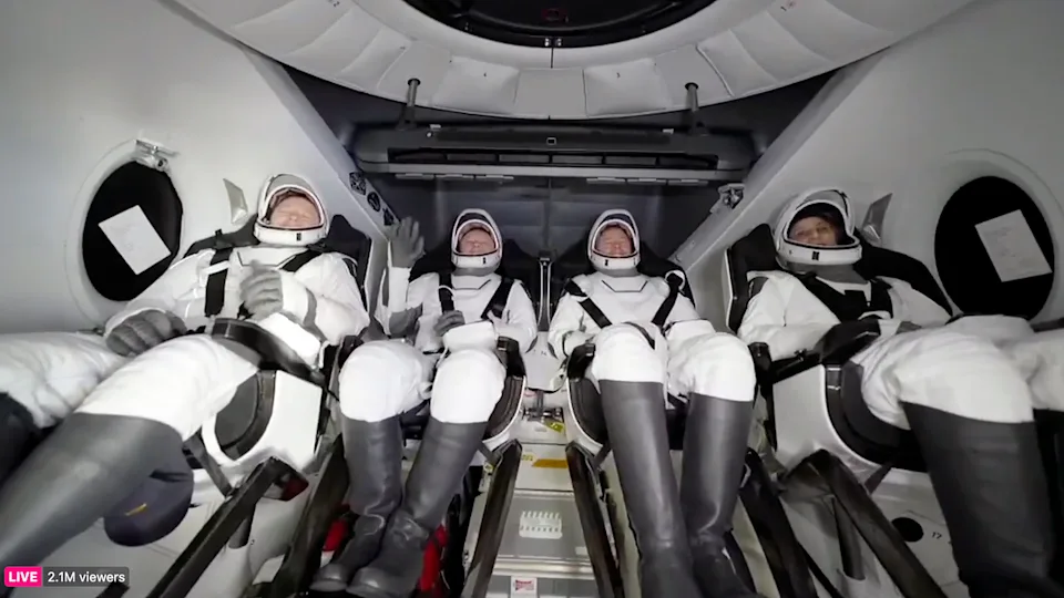 SpaceX太空舱在墨西哥湾降落,机上载有美国宇航局宇航员苏尼·威廉姆斯(Suni Williams)、巴奇·威尔莫尔(Butch Wilmore)和尼克·海格(Nick Hague)以及俄罗斯宇航员亚历山大·戈尔布诺夫(Alexander Gorbunov)