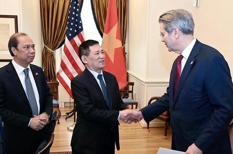 越南政府副总理胡德福会见美国财政部长斯科特·贝森特