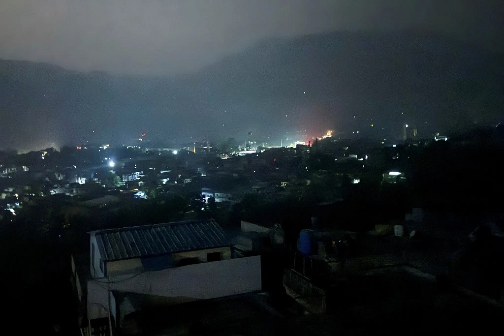 巴控克什米尔地区的穆扎法拉巴德居民称听到飞机在上空飞行