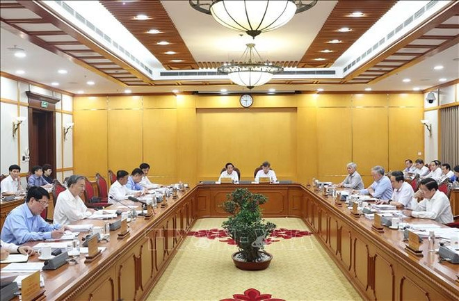越共中央召开会议讨论越共十三届十一中全会决议及行政区划调整工作实施情况