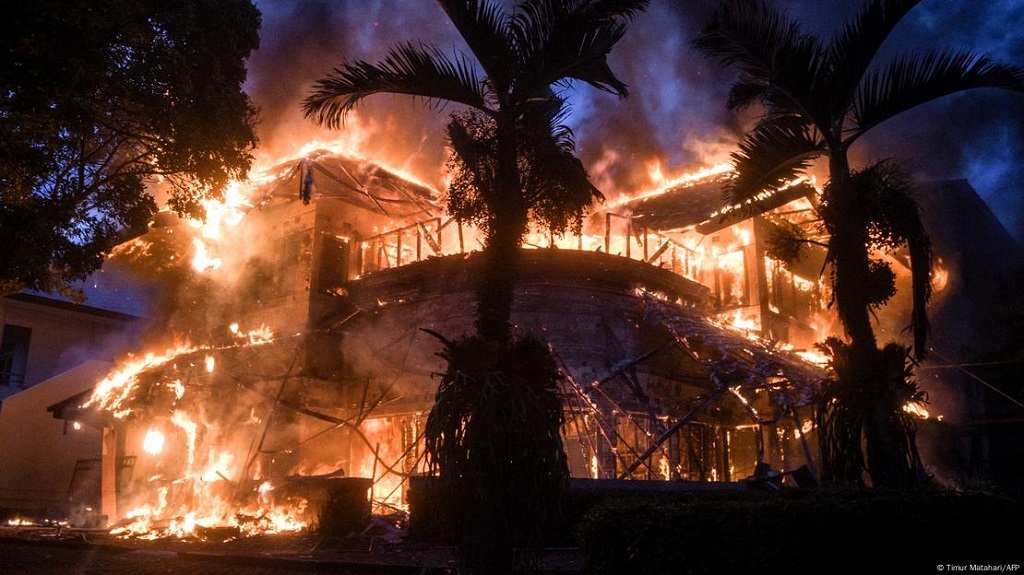 万隆议会所属的宾馆遭纵火