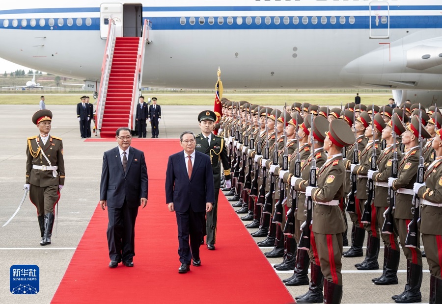 中国国务院总理李强抵达平壤