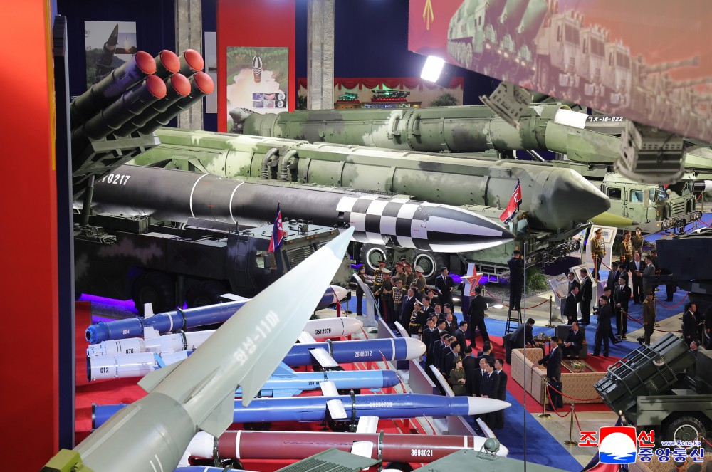 朝鲜在平壤举办“国防发展-2025”武器装备展览会