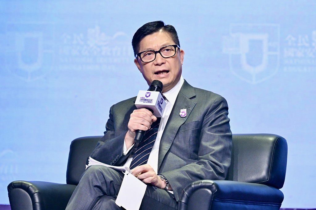 香港保安局局长邓炳强