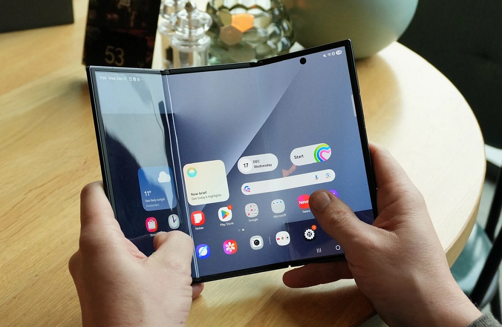 三星三折叠手机Galaxy Z TriFold