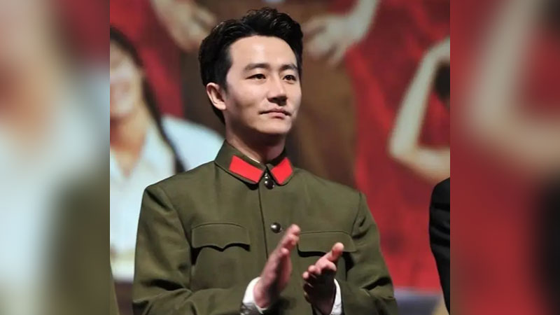 中国内地演员黄轩在电影《芳华》中饰演刘峰