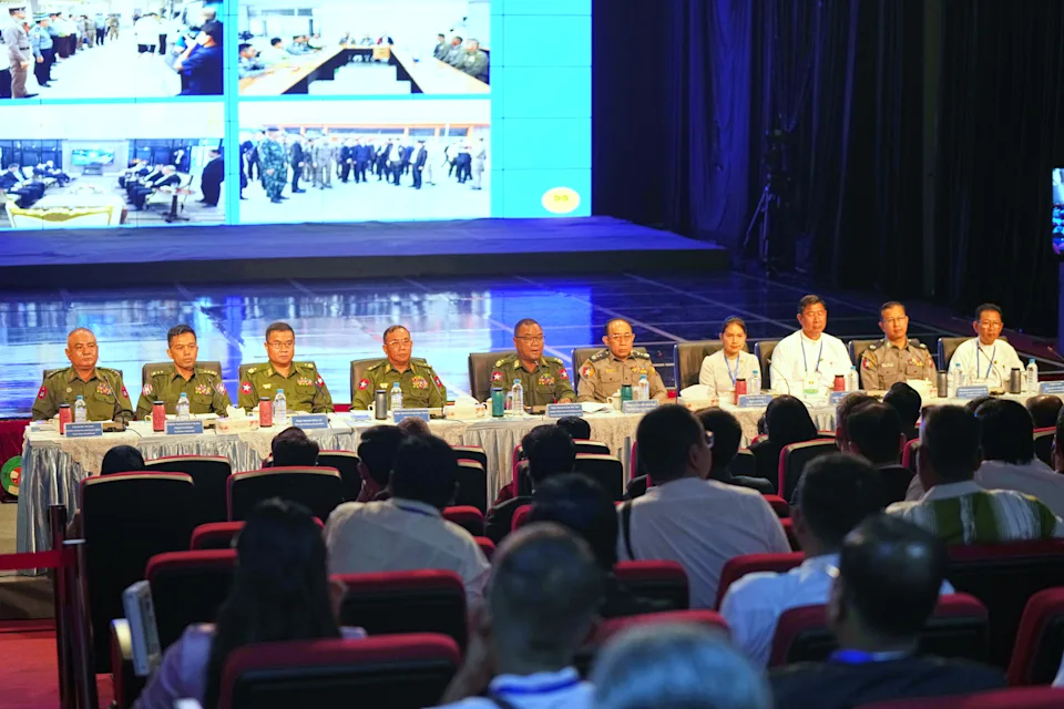 缅甸军方在仰光举行新闻发布会