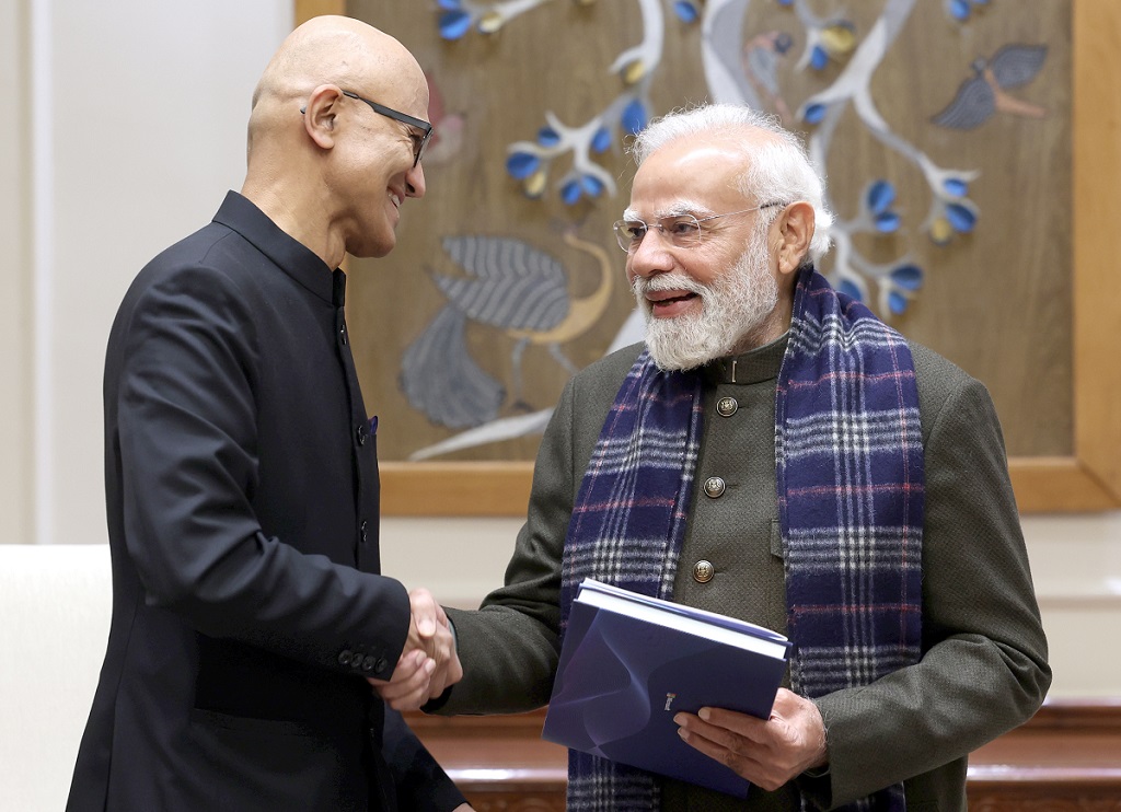 微软CEO萨提亚·纳德拉（Satya Nadella）在与印度总理纳伦德拉·莫迪（Narendra Modi）会面