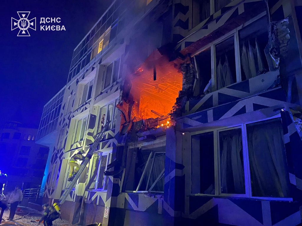 俄军袭击基辅的一家医院，该院病人被迫撤离，有一人死亡