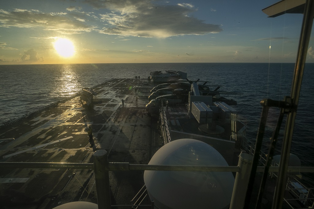 美国两栖攻击舰“的黎波里”号（USS Tripoli）抵达中东责任区