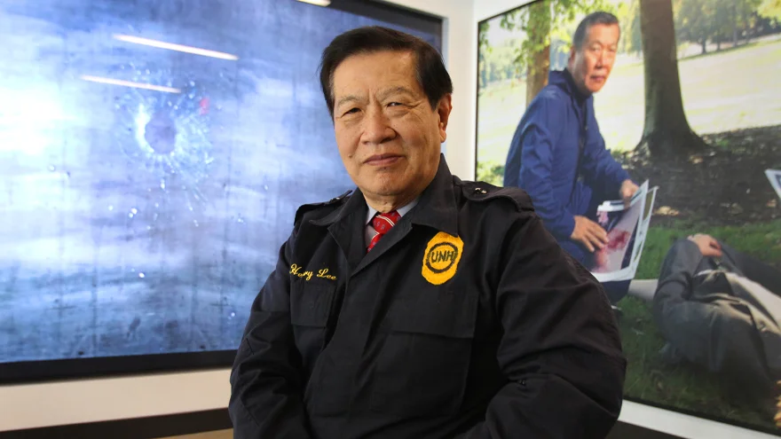 李昌钰在纽黑文大学法医学研究所内