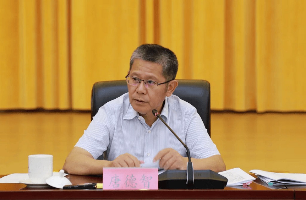 贵州省政协原党组成员、副主席唐德智