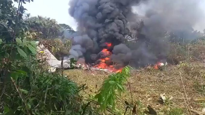 哥伦比亚空军一架C-130“大力神”运输机在西南部普图马约省起飞时坠毁