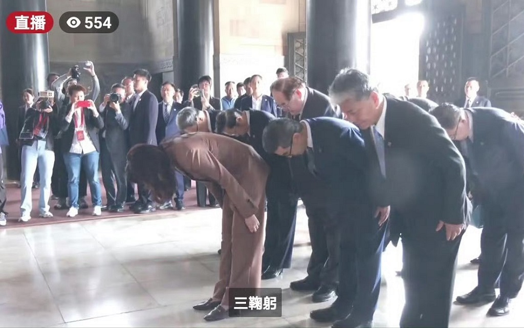 中国国民党主席郑丽文率团前往南京中山陵谒陵