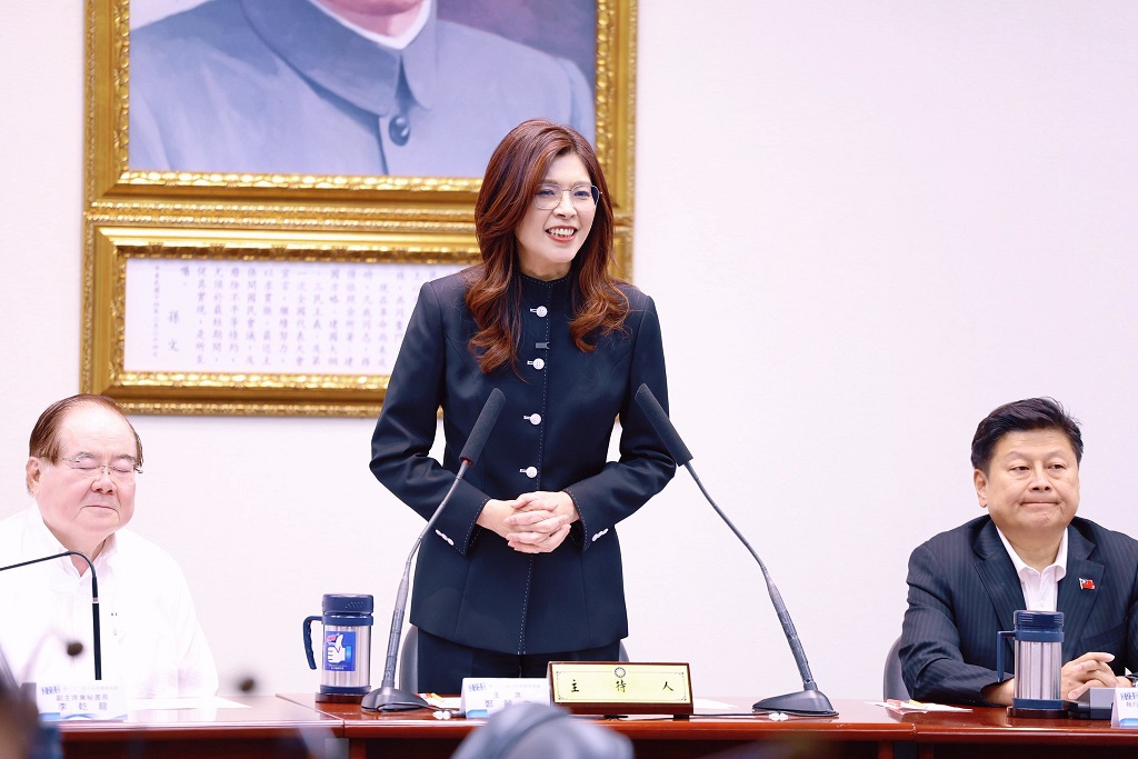 中国国民党主席郑丽文在国民党中央党部主持会议报告访陆成果
